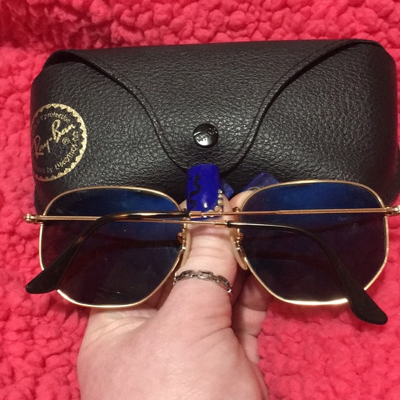 Ray-Ban Gold and Black Women\'s Sunglasses like new and no scratches.